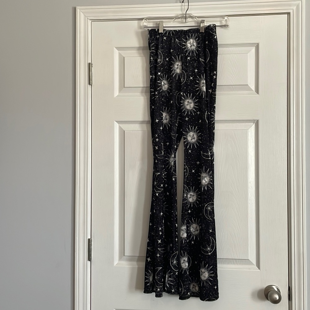 Black Sun & Moon Velvet Women’s Pants. Size Small / 4